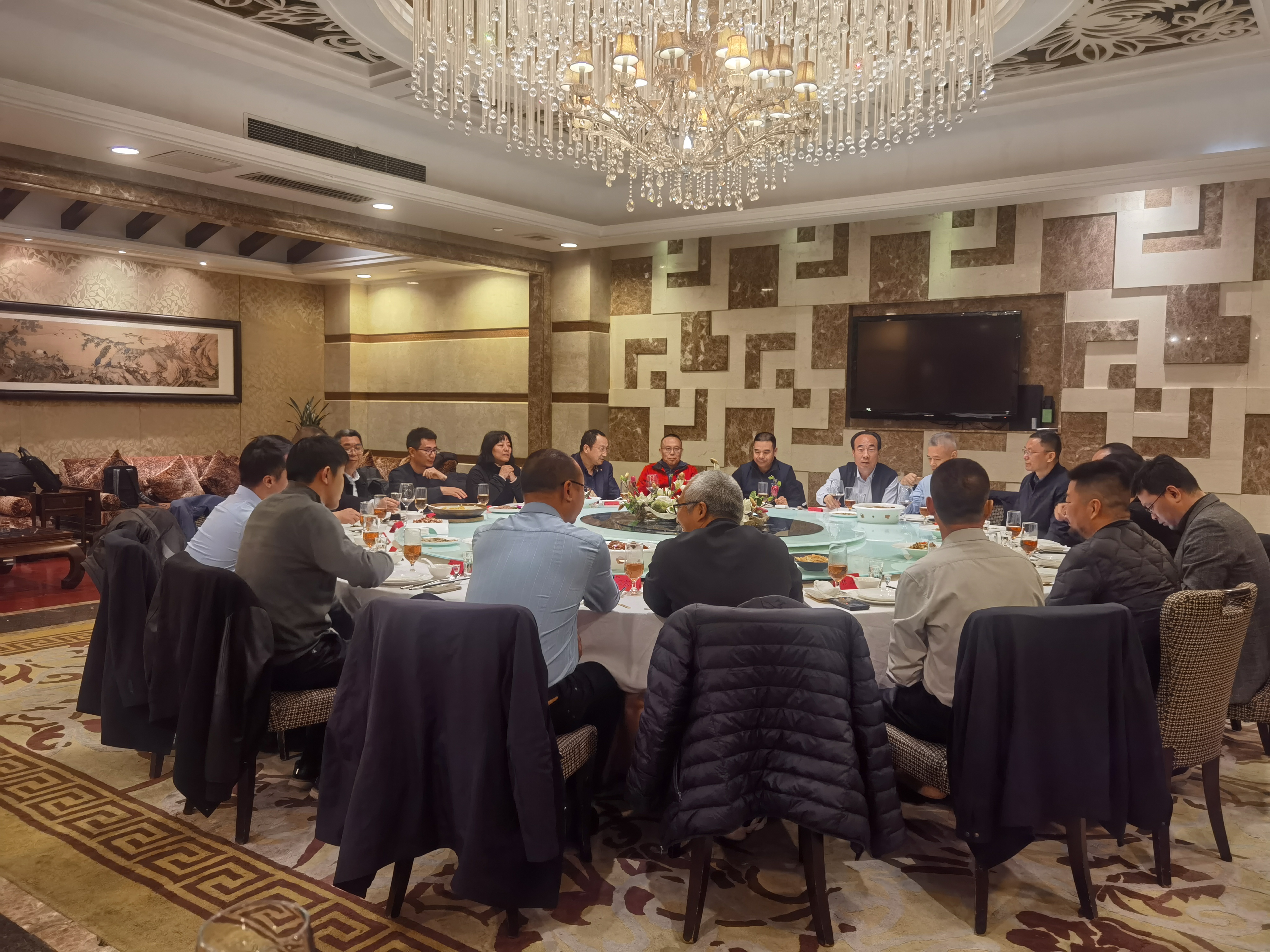 干字当头 一起向未来 奥
????????萍荚诒本┳懿空倏止灸昊 干字当头 一起向未来 奥
????????萍荚诒本┳懿空倏止灸昊