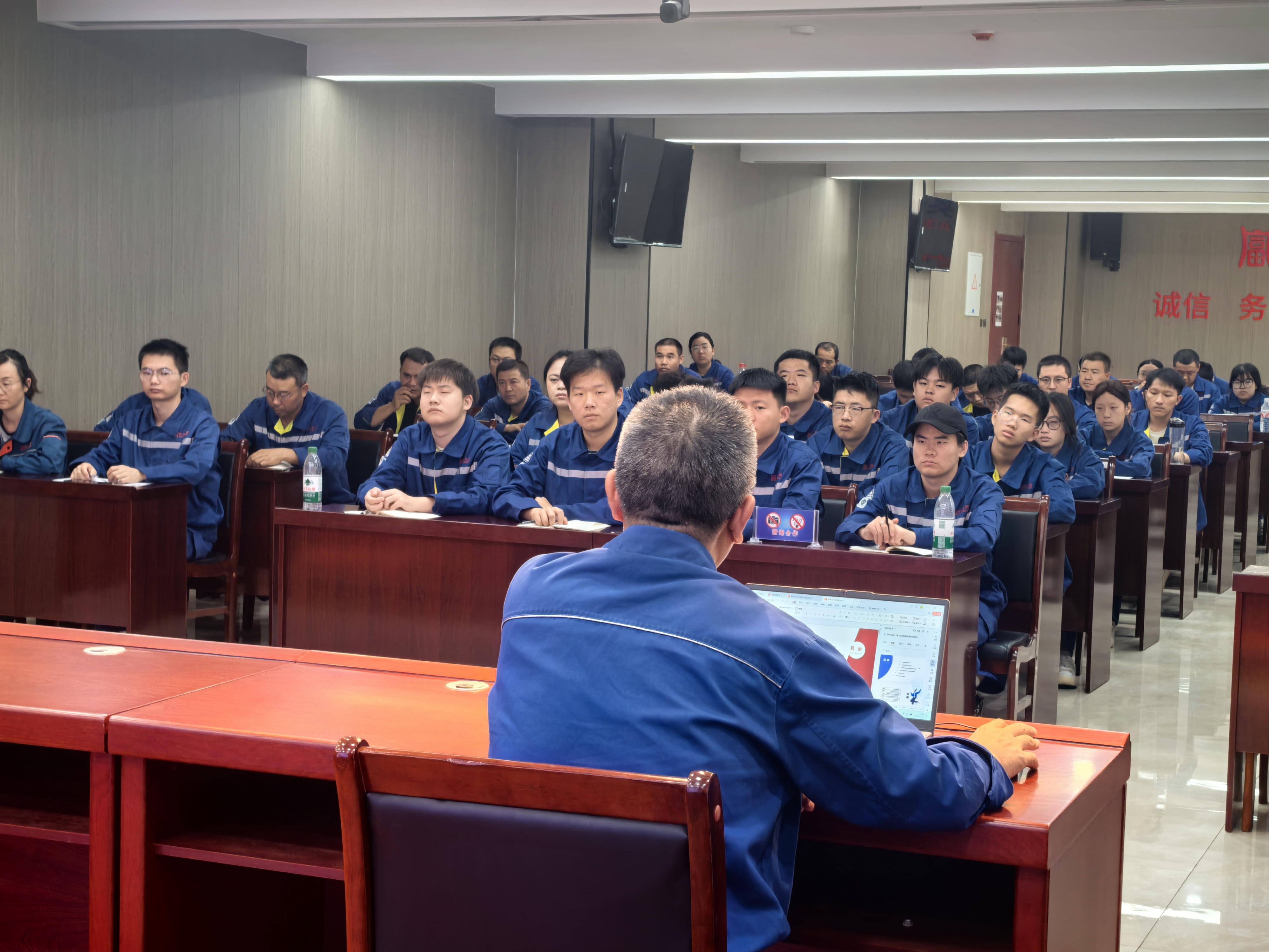 ������� н����� �����½��¸��������������������޹�˾���С�ʦ��ͽ��Э��ǩ����ʽ